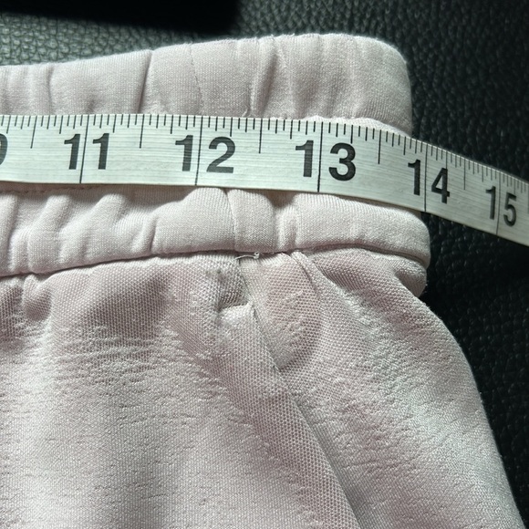 Lululemon Softstreme High Rise 4 inch Shorts Pink Stretch Pockets Sz 4 - Picture 8 of 9